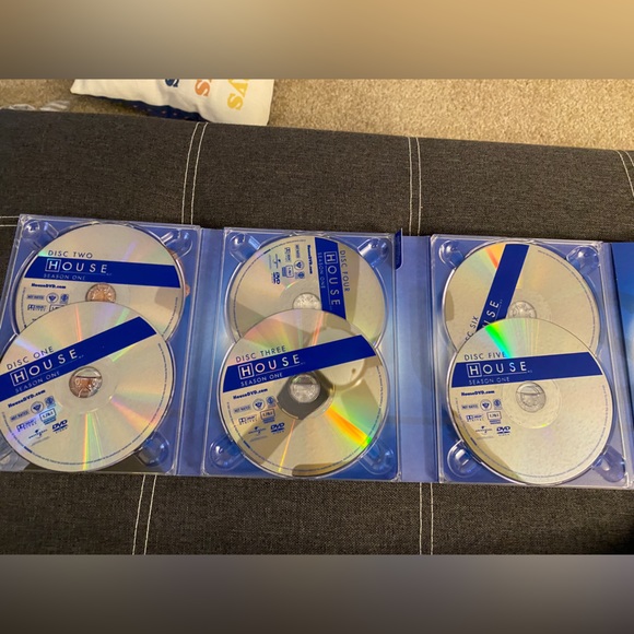 House MD Season 1 DVD Set - Picture 4 of 6